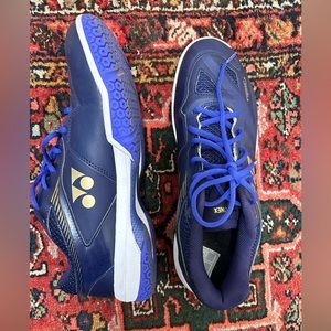 Yonex barely used men’s size 11.5 shoes in purple